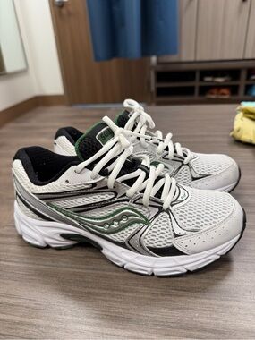 Saucony Kids White, Black & Green Athletic Sneakers